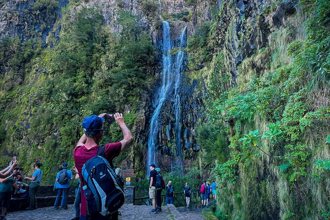 25 Fountains Levada: Hiking Tour in Madeira Rabaçal Valley (PR6) - Your 7-hour day: pickup timing, minivan comfort, and how crowds shape the route