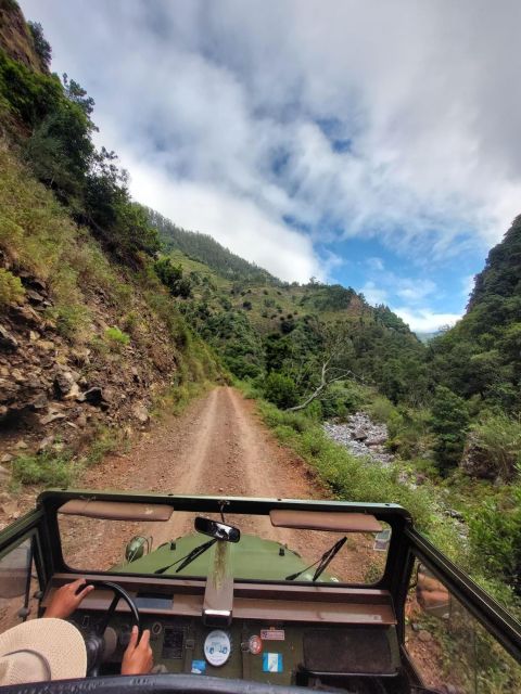 4 hours Unique Jeep Safari Tour to Pico do Arieiro, Madeira - Key highlights
