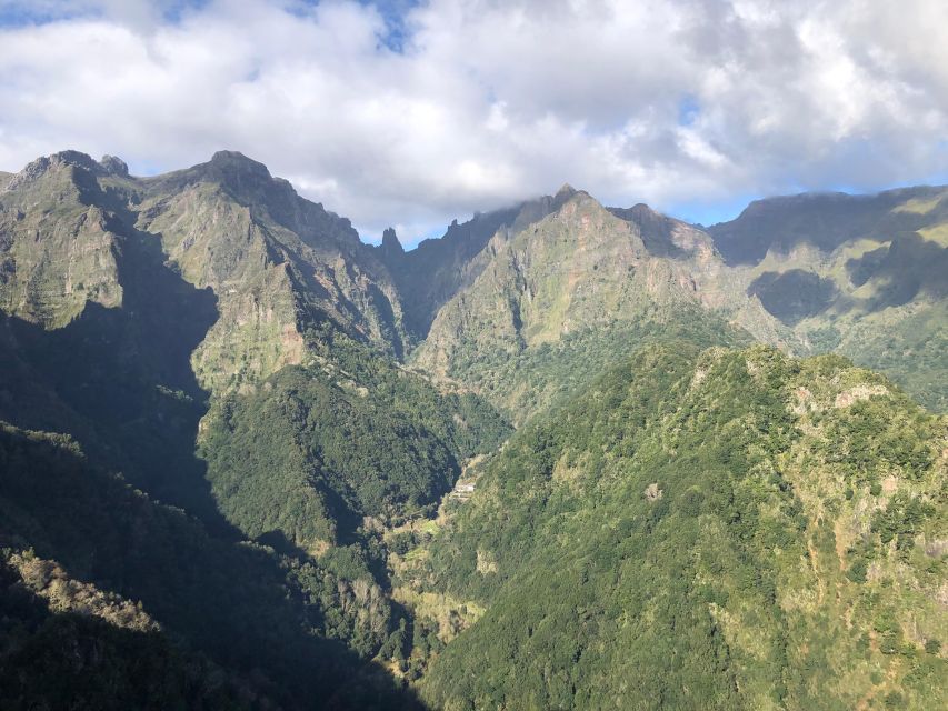 4 hours Unique Jeep Safari Tour to Pico do Arieiro, Madeira - How the Classic Jeep experience changes your Madeira day