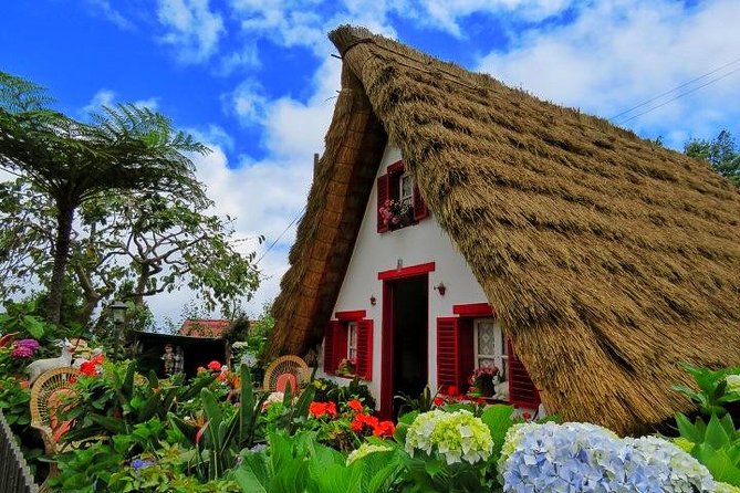 4x4 Full-Day Tour to Explore Portugal's Scents and Flavors - Santana’s thatched houses and the cliff drama of Ponta de São Lourenço