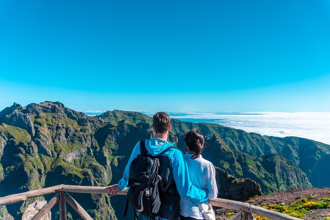 Arieiro Peak, Santana & Ponta São Lourenço in Open Roof 4X4 Tour - Pico do Arieiro: Where the Day Turns Dramatic