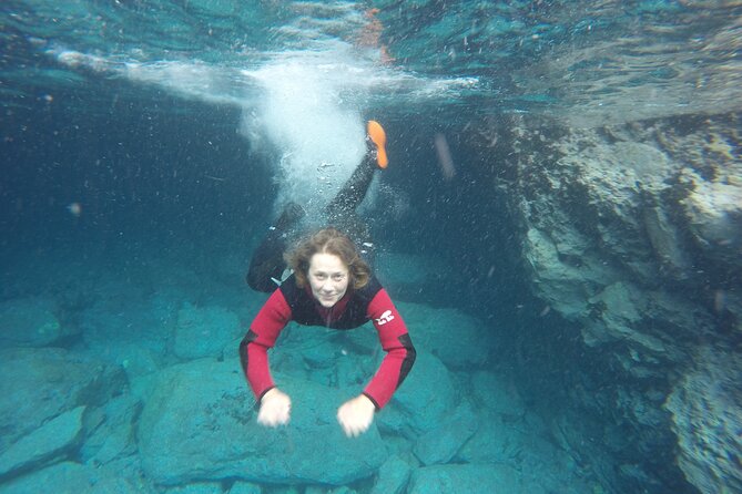 Coasteering Tour - Cliff jumping, swimming, scrambling. - Cliff jumping with optional heights from 1 to 10 meters