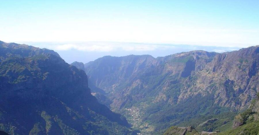 Discover Madeira: Full-Day Tour to Porto Moniz - Câmara de Lobos and Ribeira Brava: start in real fishing-village Madeira