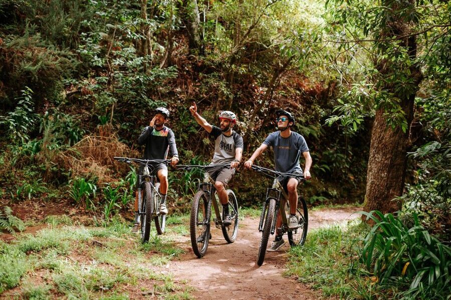 E-Bike Guided Tour - Belle Vue Mountain Biking - The old regional road into Machico and the sea-level finish