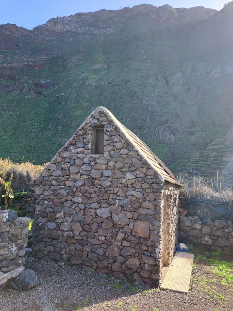 EAST MADEIRA:,Peaks, Forest walk,Thatched Roofs, Rum factory - Santana’s thatched triangular roofs, plus a real lunch break
