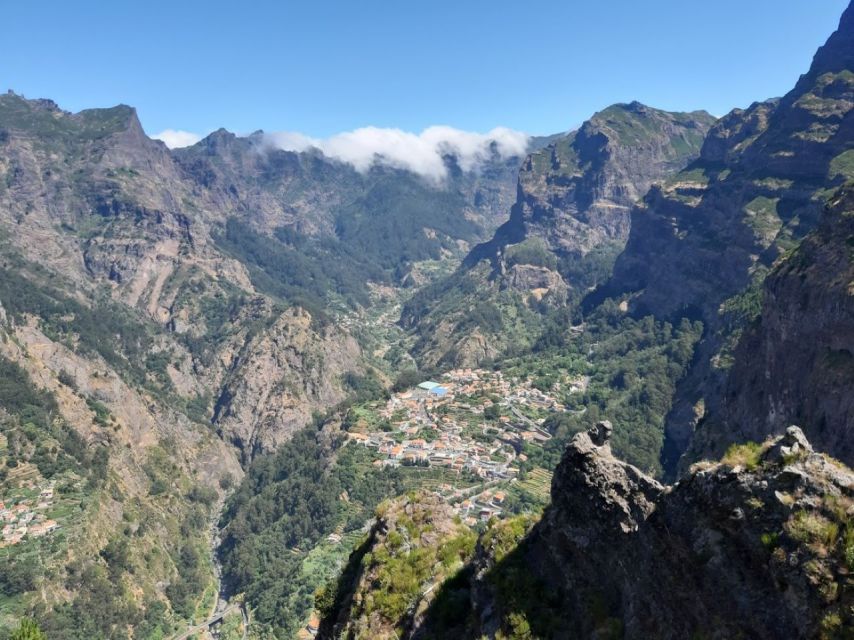 Eira do Serrado / Curral das Freiras (Nun's Valley) - Pico dos Barcelos, the 355 m Funchal Start That Sets the Scene