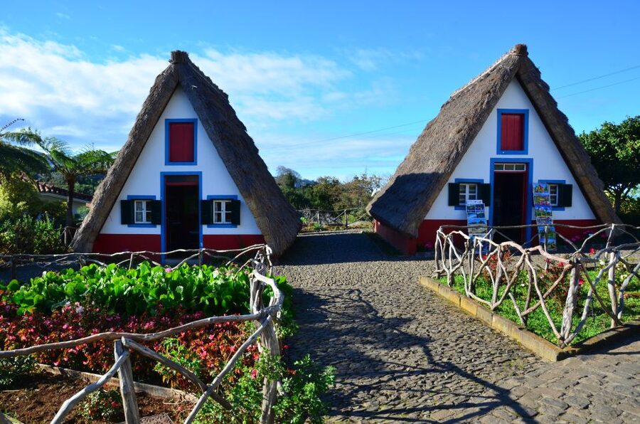 From Funchal: East Tour Madeira 4x4 Jipe Tour Santana Houses - Faial Photo Stop: A Quick Village Reset