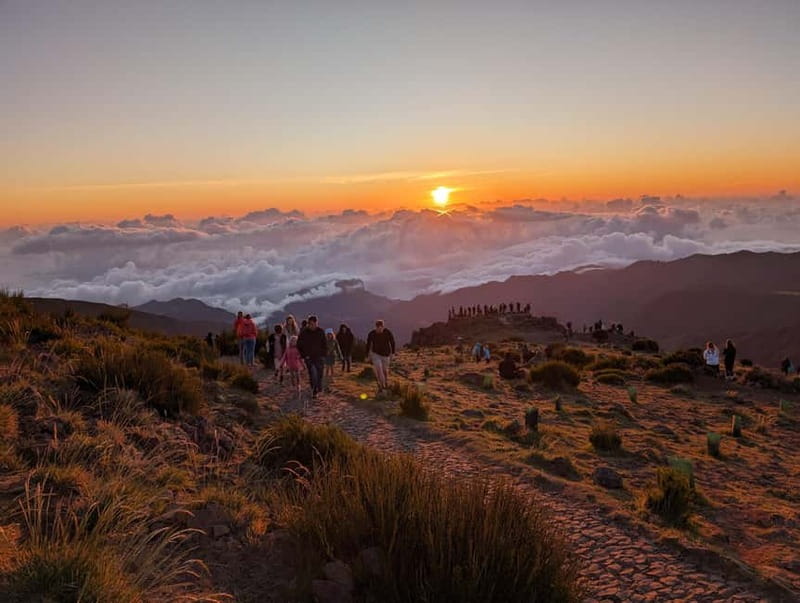 From Funchal: Pico Arieiro Sunrise with Optional Breakfast - Pico do Arieiro Sunrise: What Happens at the Summit