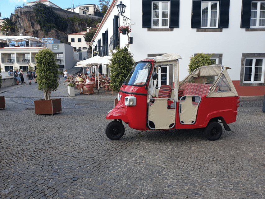From Funchal: Tuk Tuk Tour to Camara de Lobos and Cabo Girao - Cabo Girão Skywalk: The 580 m Glass Platform Moment