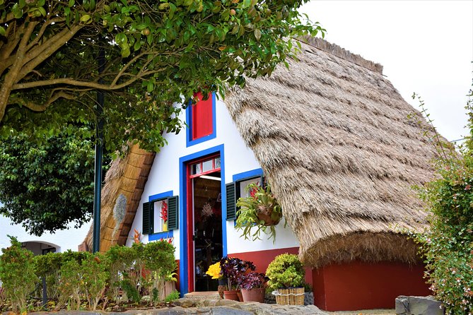 Full Day - Madeira East - Faial’s viewpoint and Santana’s pastel charm