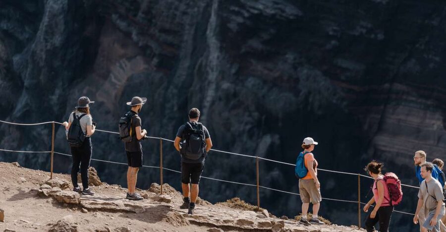 Full Day Ponta de São Lourenço - Natural Reserve - The core hike: 6 km, about 100 m up, and why the guide pace matters