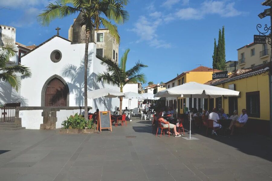 Funchal: Botanical Garden and Old Town Private Tuk-Tuk Tour - Zona Velha by Tuk-Tuk: What You’ll See on the Narrow-Street Pass