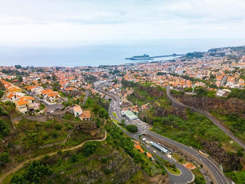 Funchal: Botanical Garden & Old Town Tour by TukTuk (1h45) - Why This TukTuk Plan Works in Funchal’s Old Town