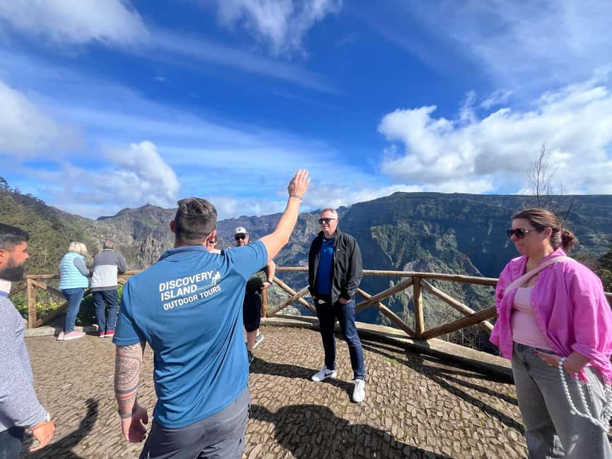 Funchal: Câmara Lobos & Girão Sea Cliff Half-Day Jeep Tour - Guides, photos, and why this tour prices like a good deal
