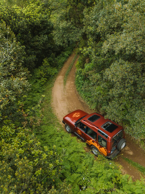 Funchal: Craft Your Adventure, private Jeep Tour w/ pick-up - The drive and viewpoints rhythm: photo stops, scenic pull-offs, and real breathing space