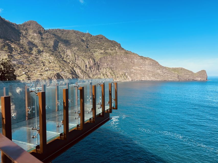 Funchal: East Madeira Island Guided Tour & Laurissilva Walk - Porto da Cruz and North Mills Distillery rum tasting