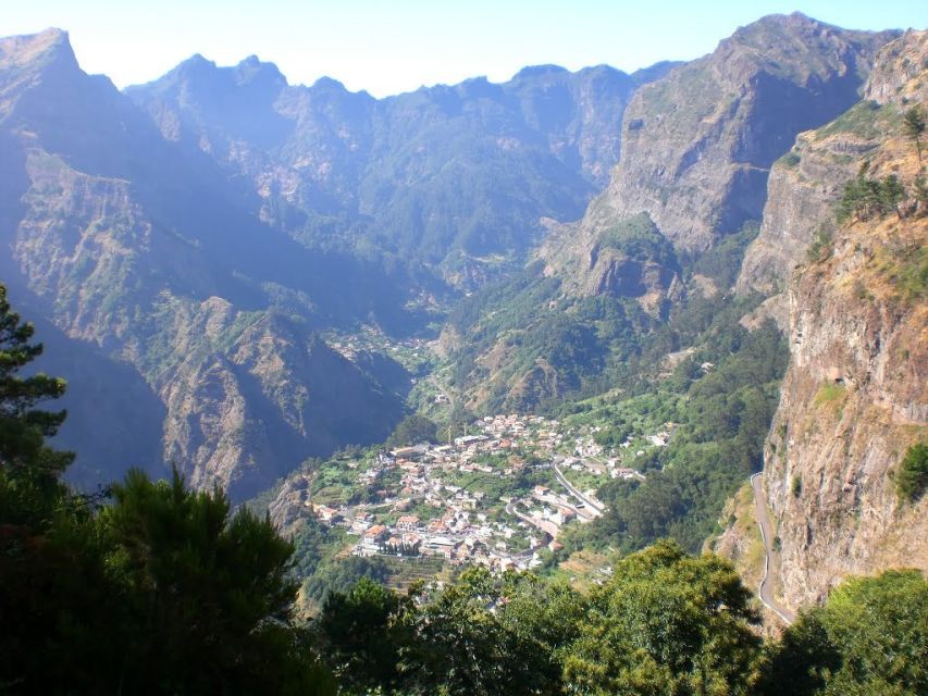 Funchal: Eira do Serrado Nun´s Valley viewpoint tuk tuk Tour - Eira do Serrado: the extinct volcano viewpoint you’ll remember
