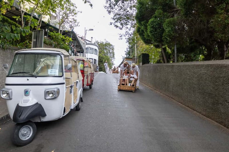 Funchal: Guided Tuk Tuk Tour to Toboggan Rides & Old Town - Pickup in Funchal, then a viewpoint stop with big city views
