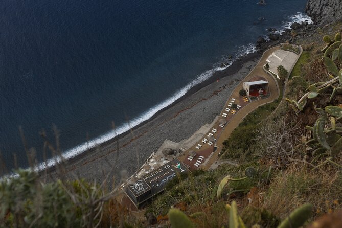 Funchal highlights 5h Private Tour in Madeira - Stop 1, Cristo Rei at Ponta do Garajau: the ocean view opener