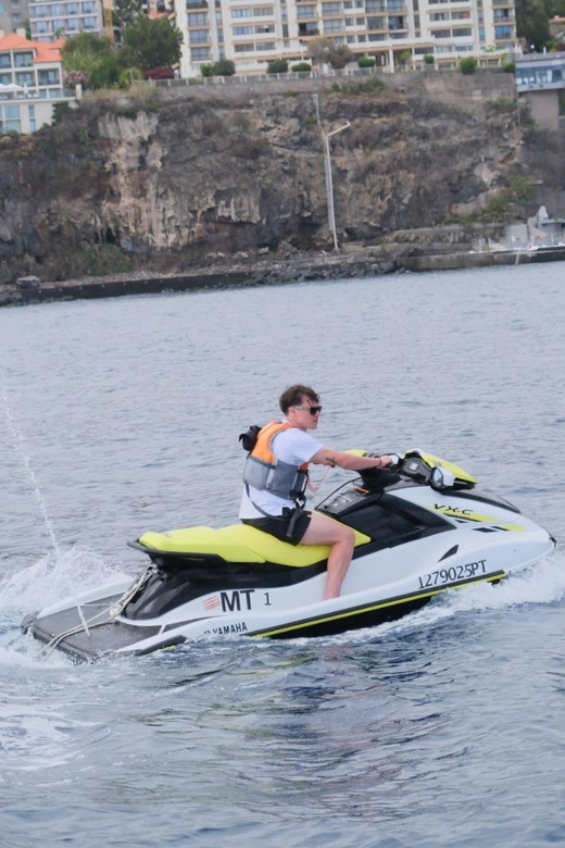 Funchal: Jet Ski Circuit - Where You Meet in Funchal: Marina Nova Pier 8 Setup