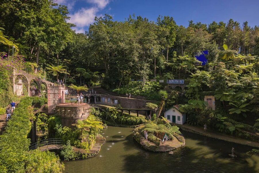 Funchal: Monte Tropical Garden & Toboggan Ride by Tuk Tuk - Monte Palace Tropical Garden: 70,000 square meters of plants and a lake full of wildlife