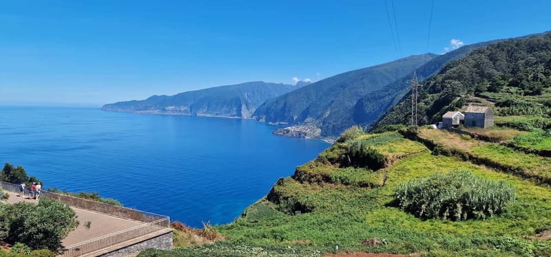 Funchal Private 4-Seater VIP Mercedes / 8-Seater Minibus - Price and value: what you really pay for at about $171 per group