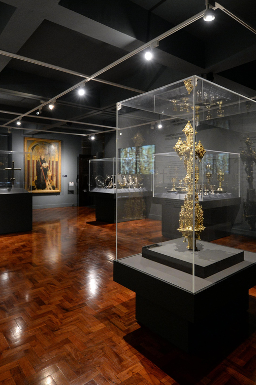 Funchal: Sacred Art Museum of Funchal Entry Ticket - Portuguese religious painting and sculpture you can actually track