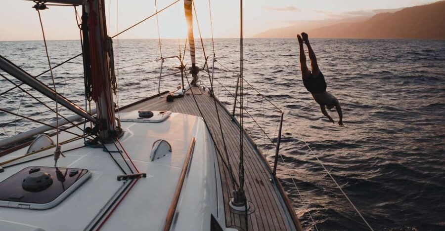 Funchal: Sunset Sailing Private Tour - The 2-hour flow: from welcome drink to coast-hugging sunset views
