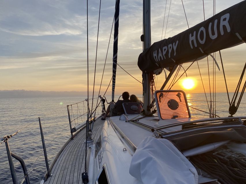 Funchal: Sunset Sailing Private Tour - Finding the boat: what to look for at Happy Hour Madeira