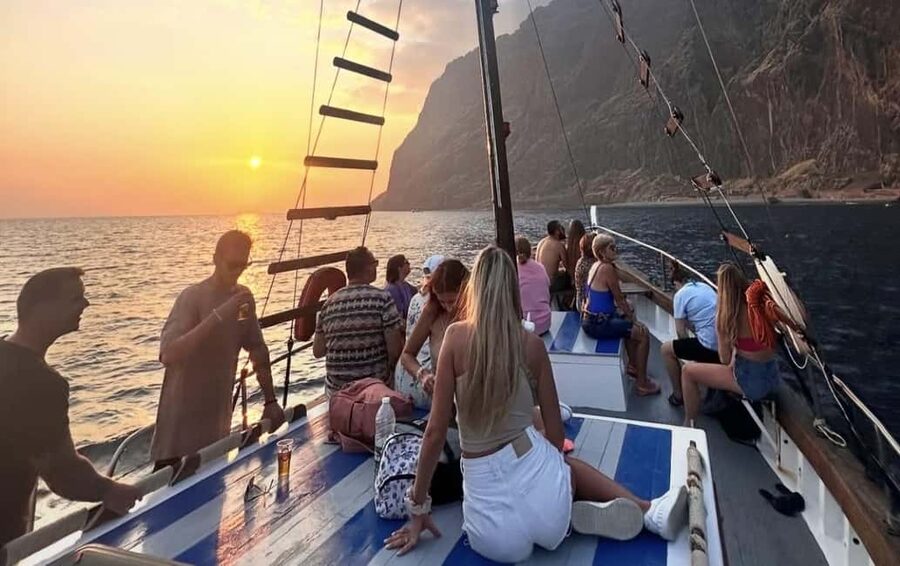 Funchal: Sunset Tour on Traditional Madeiran Boat w/ Drinks - Getting to the boat at Rota dos Cetaceos Store, fast