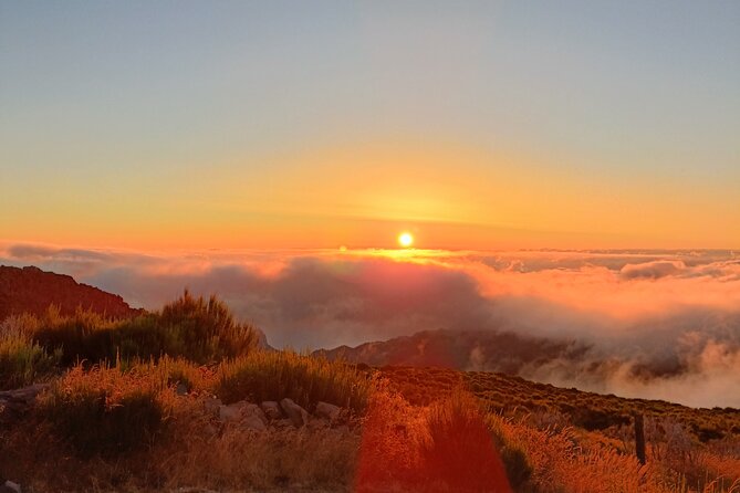 Half day Tour From 0 To 1818 Meters To Pico Do Arieiro Sunrise - After sunrise: the quick rhythm change, then the levada walk