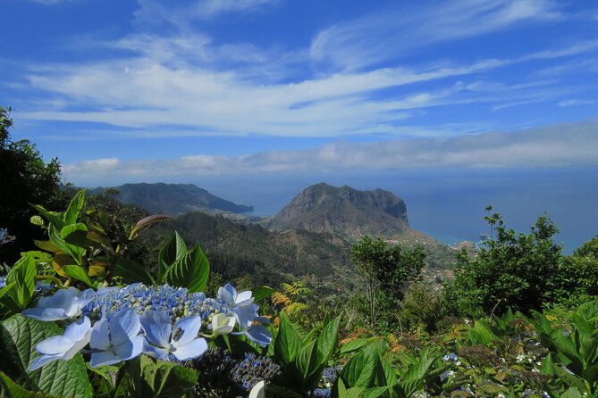 Local Farmers Market and 4WD Experience from Funchal - Garajau and Cristo Rei: the viewpoints and the statue that started the classic photo set