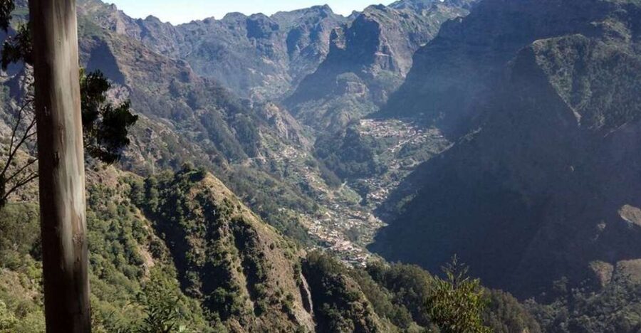 Madeira 2 Full-Day & 1 Half-Day 4x4 jipe Special Tour Combo - The schedule: East, West, and a central half-day by route