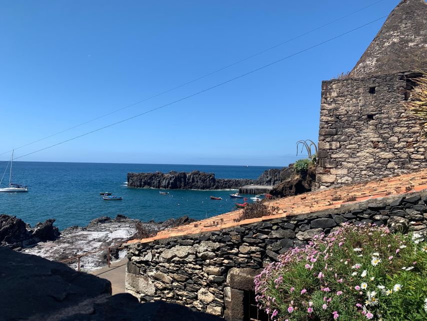 Madeira: 4 hours Classic Jeep tour in Central Madeira - Cabo Girao: the high glass platform moment