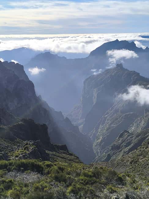 Madeira: Half-Day Pico Arieiro Jeep Tour - Should you book the Madeira Half-Day Pico Arieiro Jeep Tour?