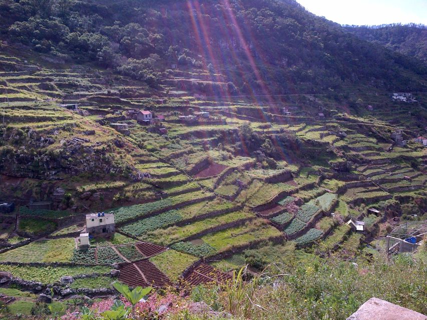 Madeira: Maroços Landscapes 2.5-Hour Guided Walk - Maroços village and the terrace view over Machico