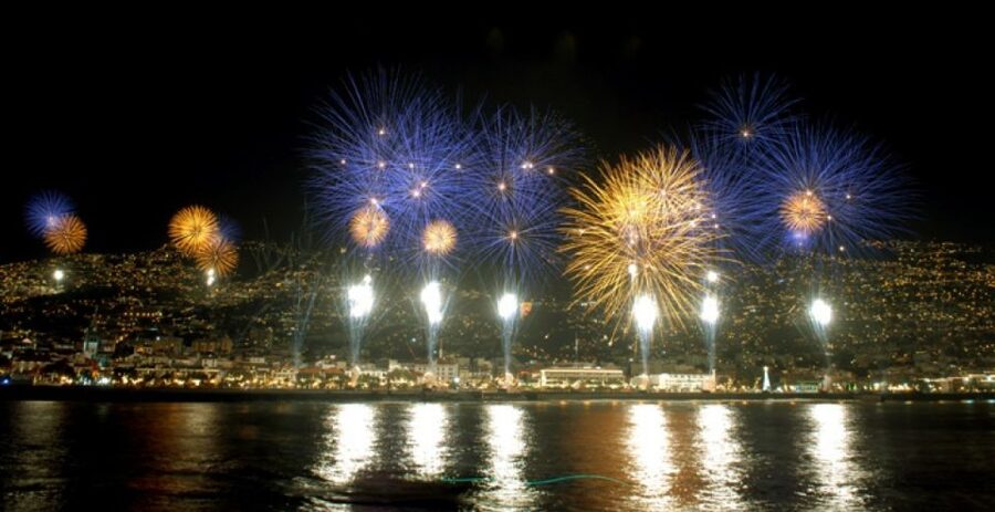 Madeira: New Years Eve Fireworks Catamaran Cruise - Timing That Moves Fast: Back to the Marina Around 12:30 AM