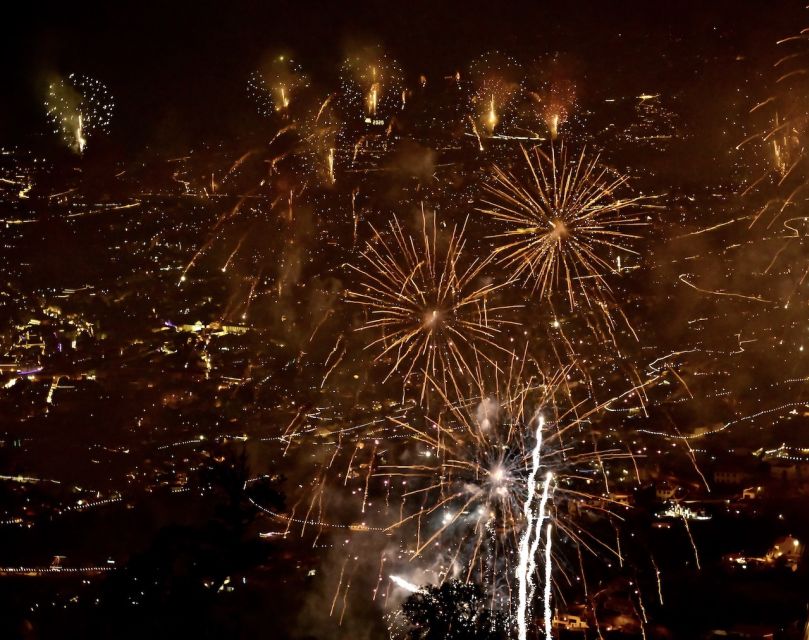 Madeira: New Years Eve Fireworks Catamaran Cruise - The Pre-Fireworks Cruise Along the Christmas Lights