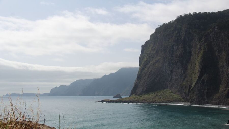 Madeira: Pico do Areeiro Sunrise Tour - Machico and coast landmarks: where the morning lands
