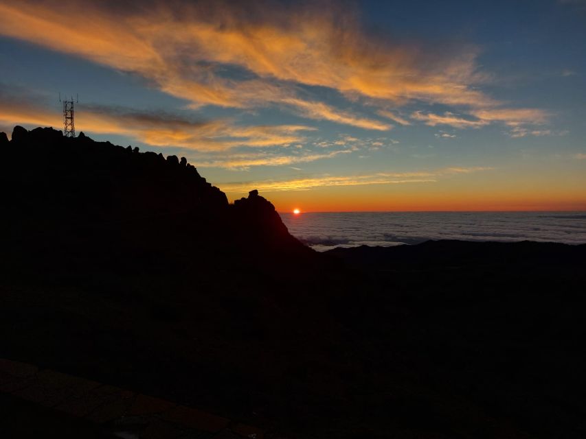 Madeira: Pico do Arieiro Sunrise with East and West Tour - The east side begins: Ponta de São Lourenço and Santana
