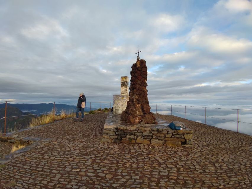 Madeira: Pico Ruivo Guided Sunrise Hike with Hotel Pickup - Pickup From Your Hotel, Then the Van Ride to Achada do Teixeira