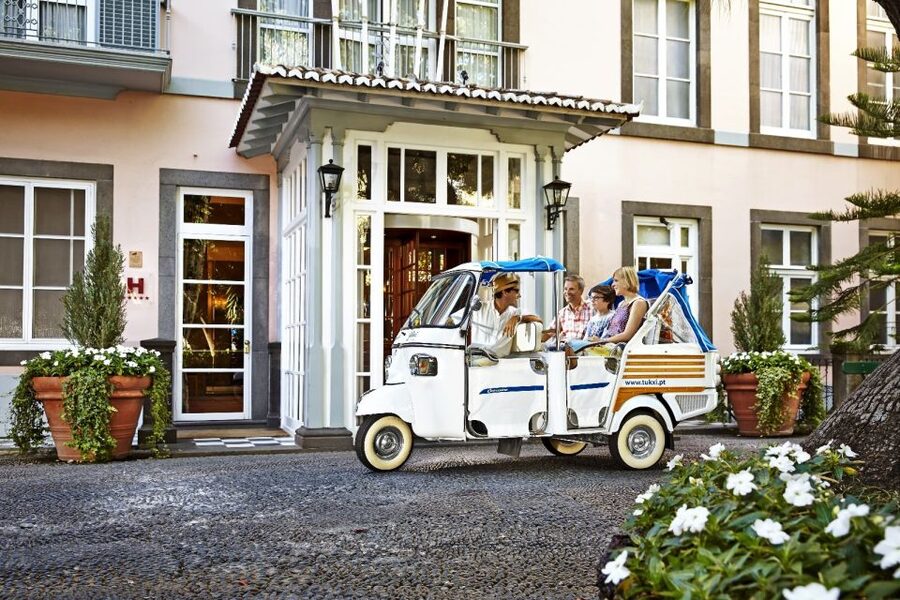 MADEIRA: Private Camara de Lobos Tour in a Tukxi - Pickup and getting going from Funchal