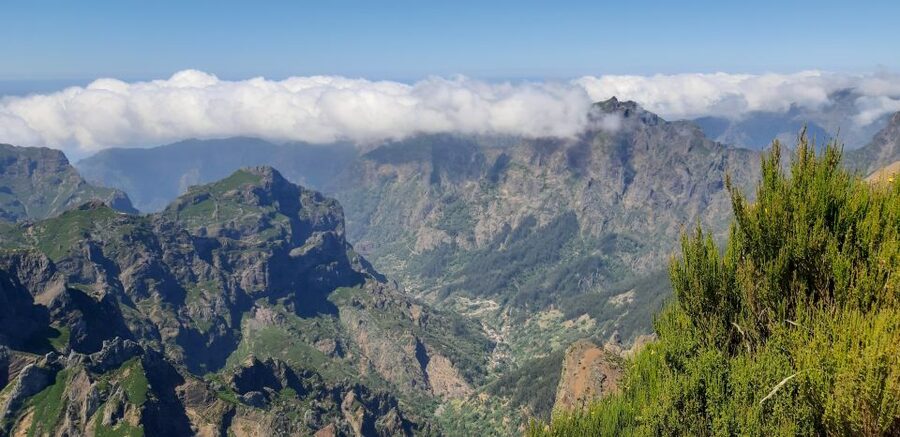 Madeira: Private Guided Achadas Teixeira - Pico Ruivo PR1.1 - What to bring and what to avoid for a comfortable hike