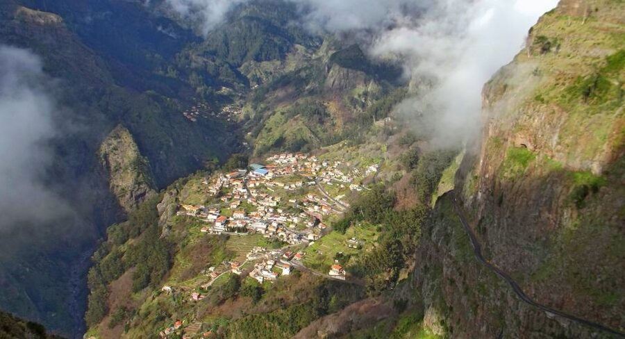 Madeira: Private Nuns Valley Tour by Tukxi - Stop 1: Pico dos Barcelos, the quick hit of Funchal from above