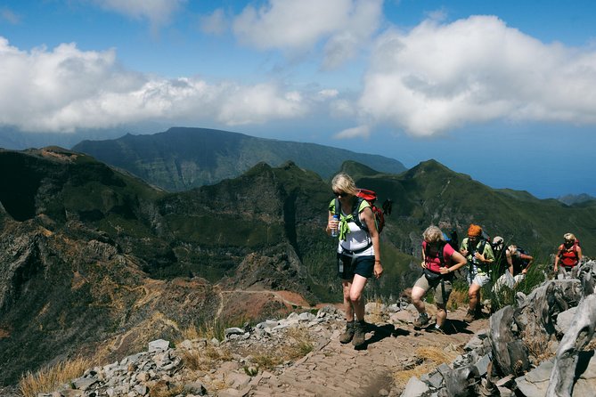 Madeira s highest Peaks - Fajã da Nogueira valley views and the Ninho da Manta angle