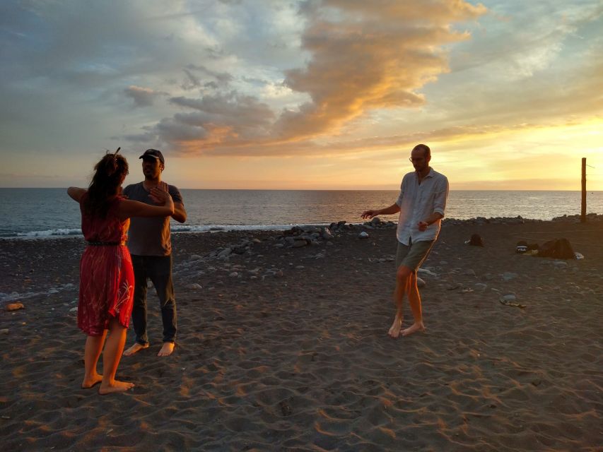 Madeira: Salsa and Bachata dance and discovery experience - Madeira salsa and bachata, done outside where the island sets the mood
