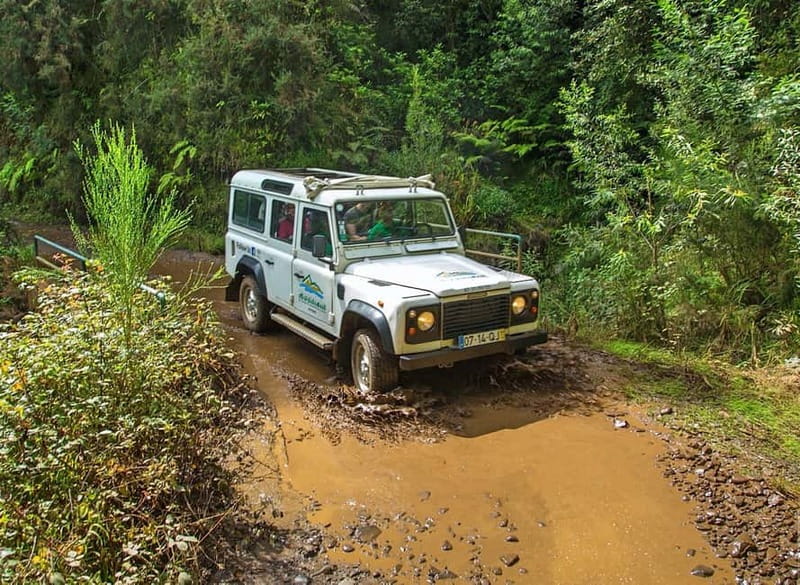 Madeira: Santana Jeep Safari and Balções Levada Walk - Porto da Cruz rum distillery stop: the sweet break with a story