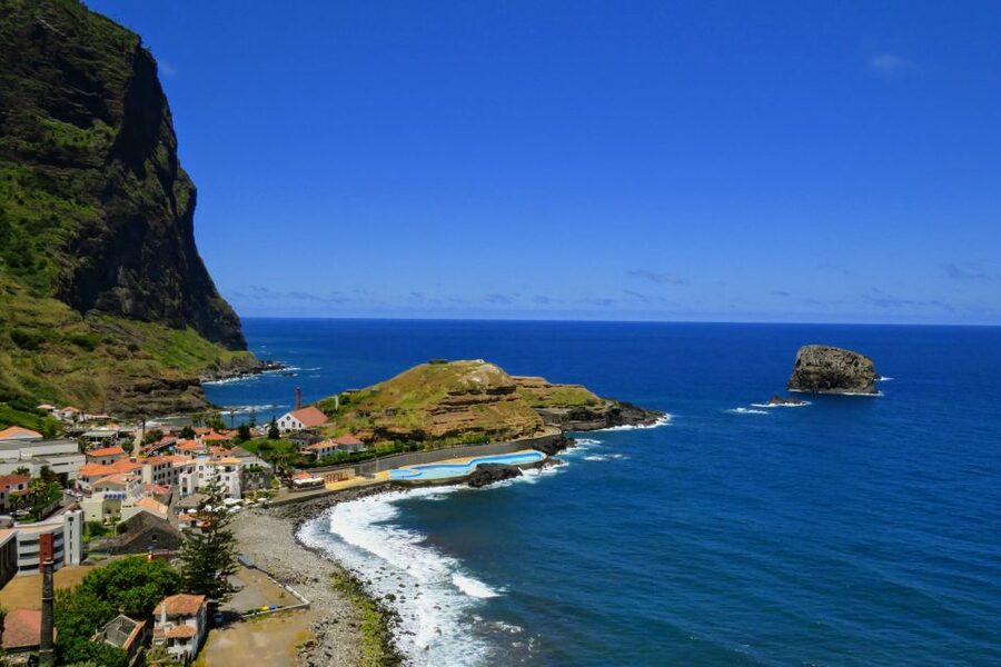 Madeira : Santana & Peaks full day tour by Open 4x4 - Down into the valley, then up through Laurisilva to Ribeiro Frio at 1818m