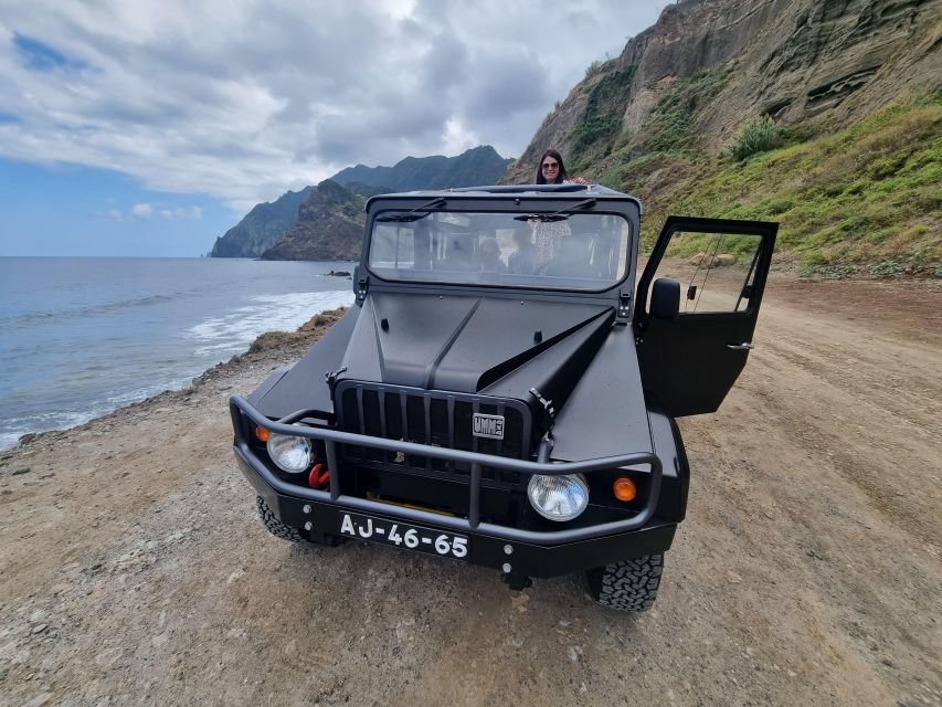 Madeira : Santana, Pico Arieiro, walk full day 4x4 Jeep tour - Faial photo stop: quick breathing room before the Santana tradition