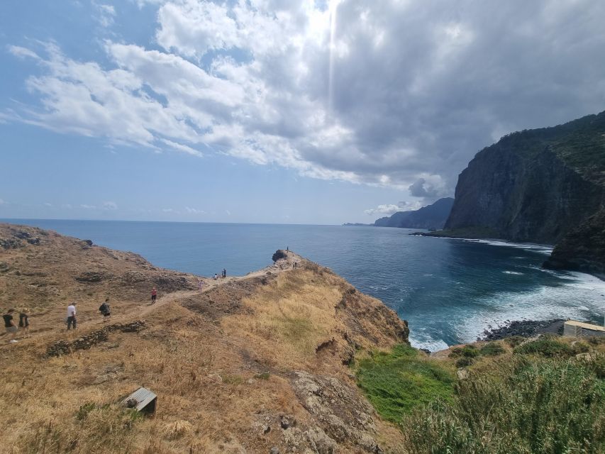 Madeira : Santana, Pico Arieiro, walk full day 4x4 Jeep tour - Ponta de São Lourenço: the finish line with wide views and photo time